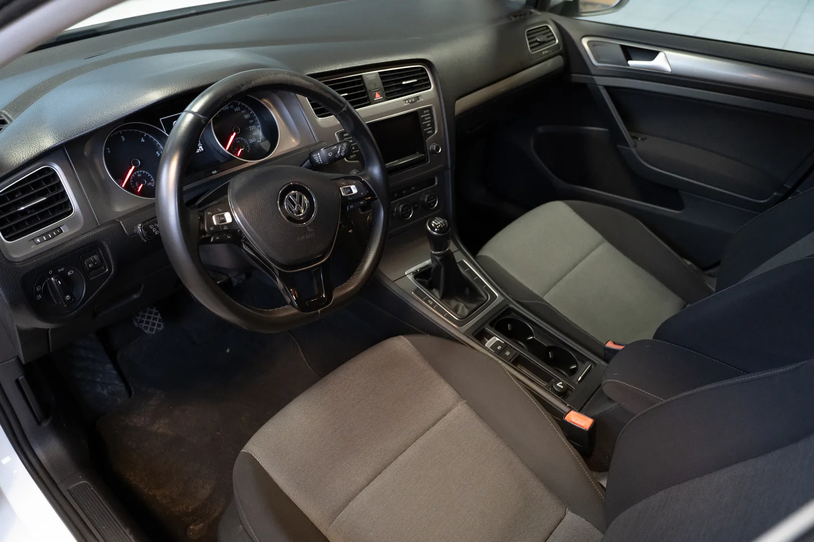 
								Volkswagen golf TDI lleno									