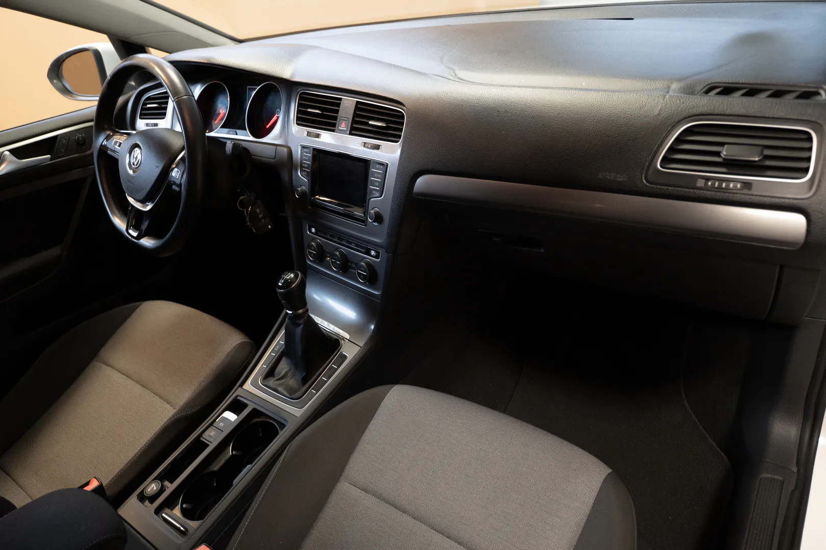 
								Volkswagen golf TDI lleno									