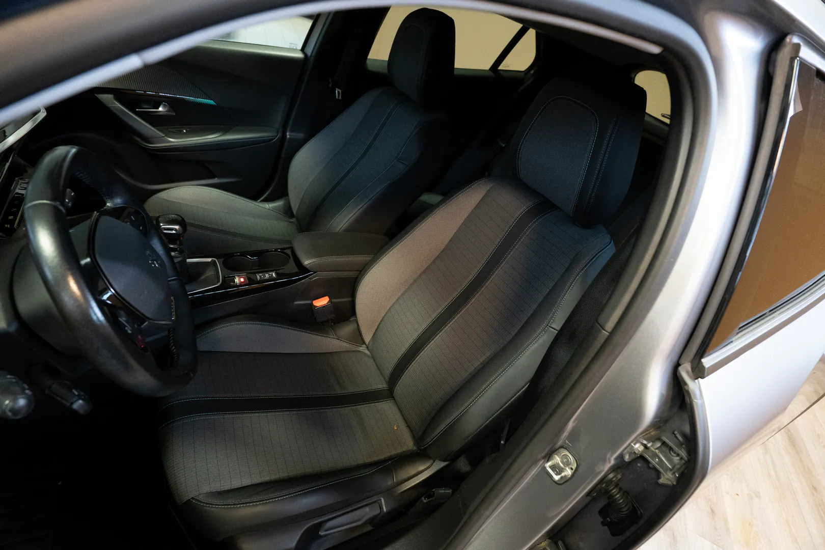 
								Peugeot 2008 lleno									