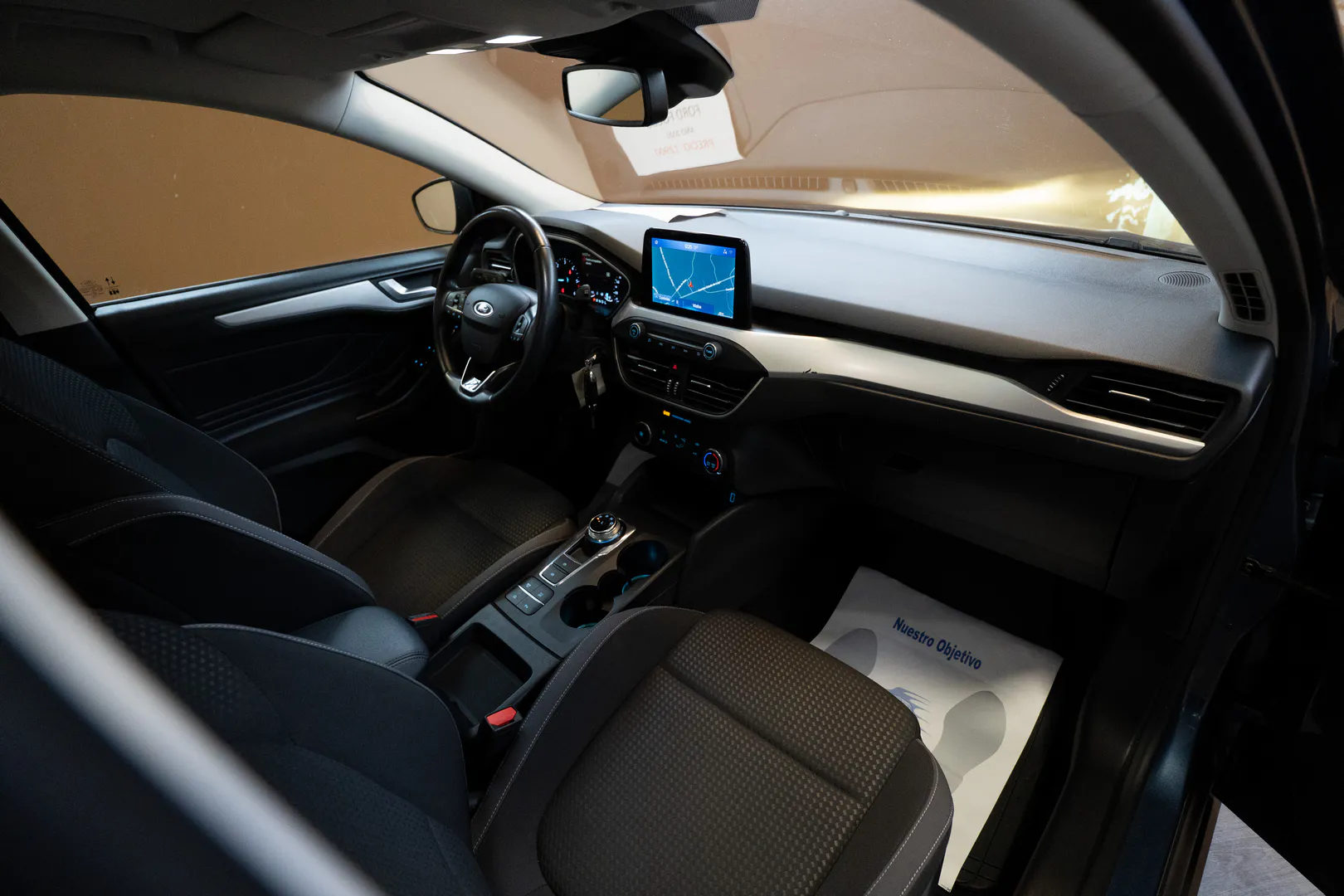 
								Ford Focus lleno									