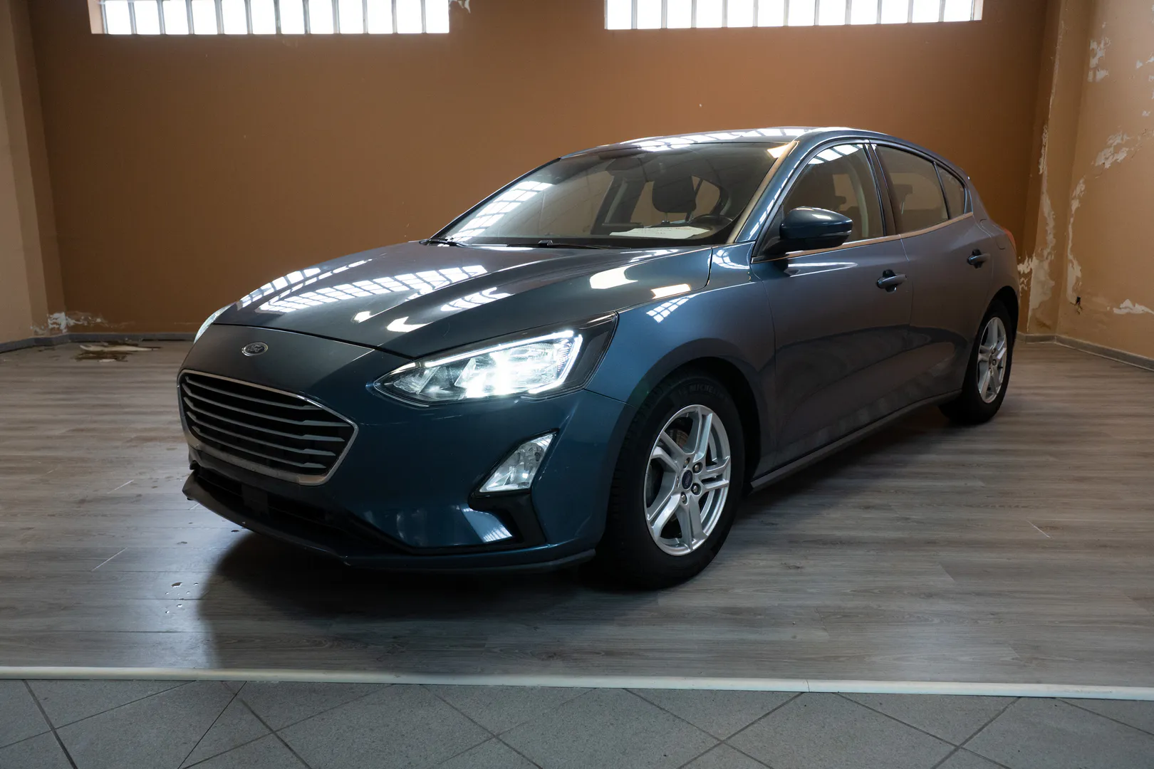 
								Ford Focus lleno									