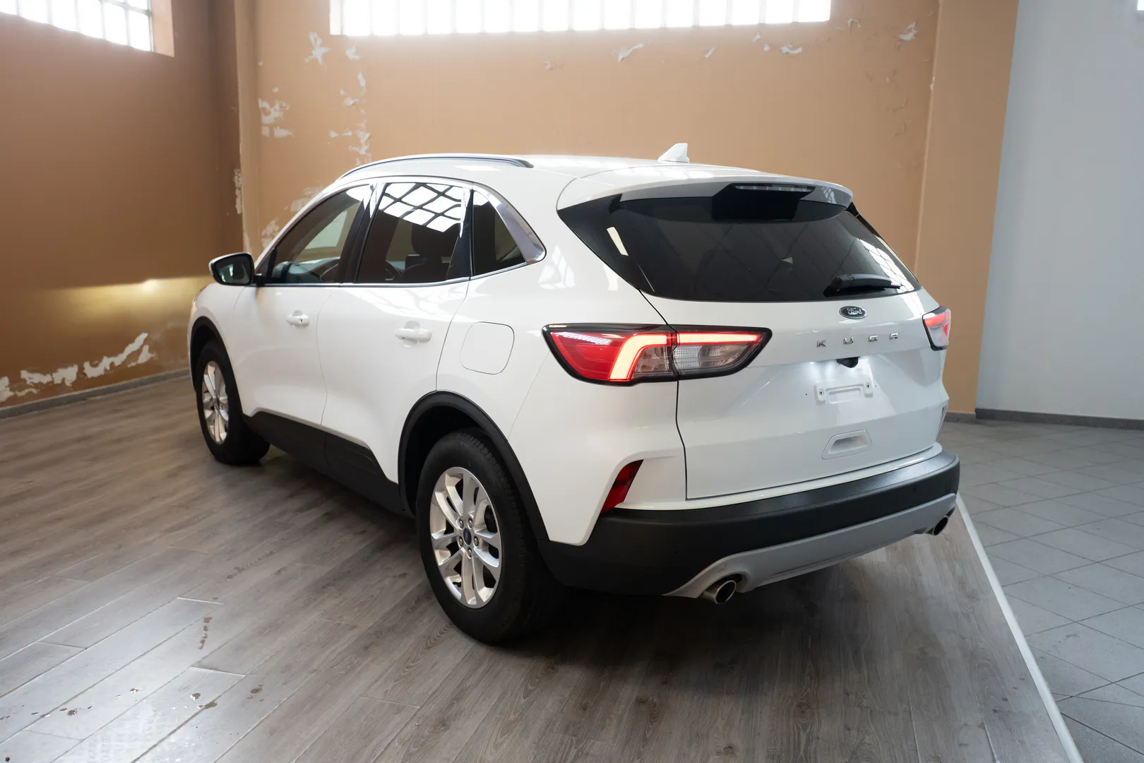 
								Ford Kuga lleno									