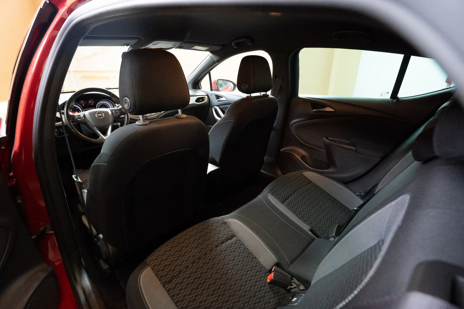 
								Opel Astra lleno									