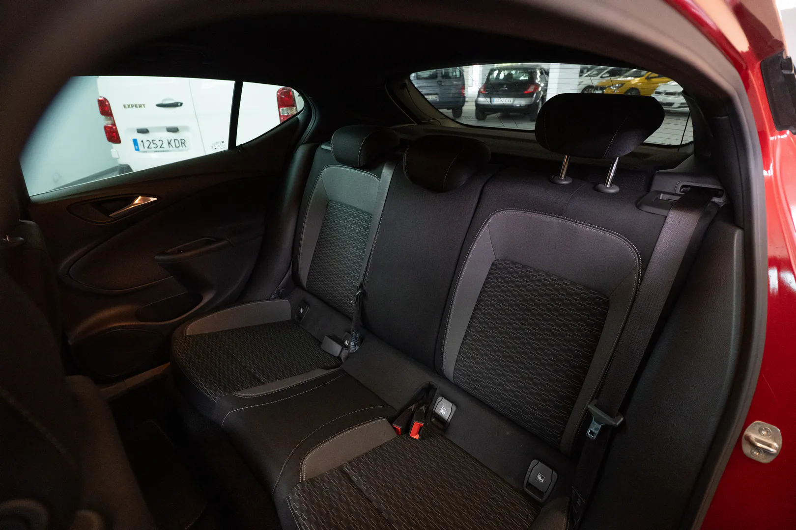 
								Opel Astra lleno									