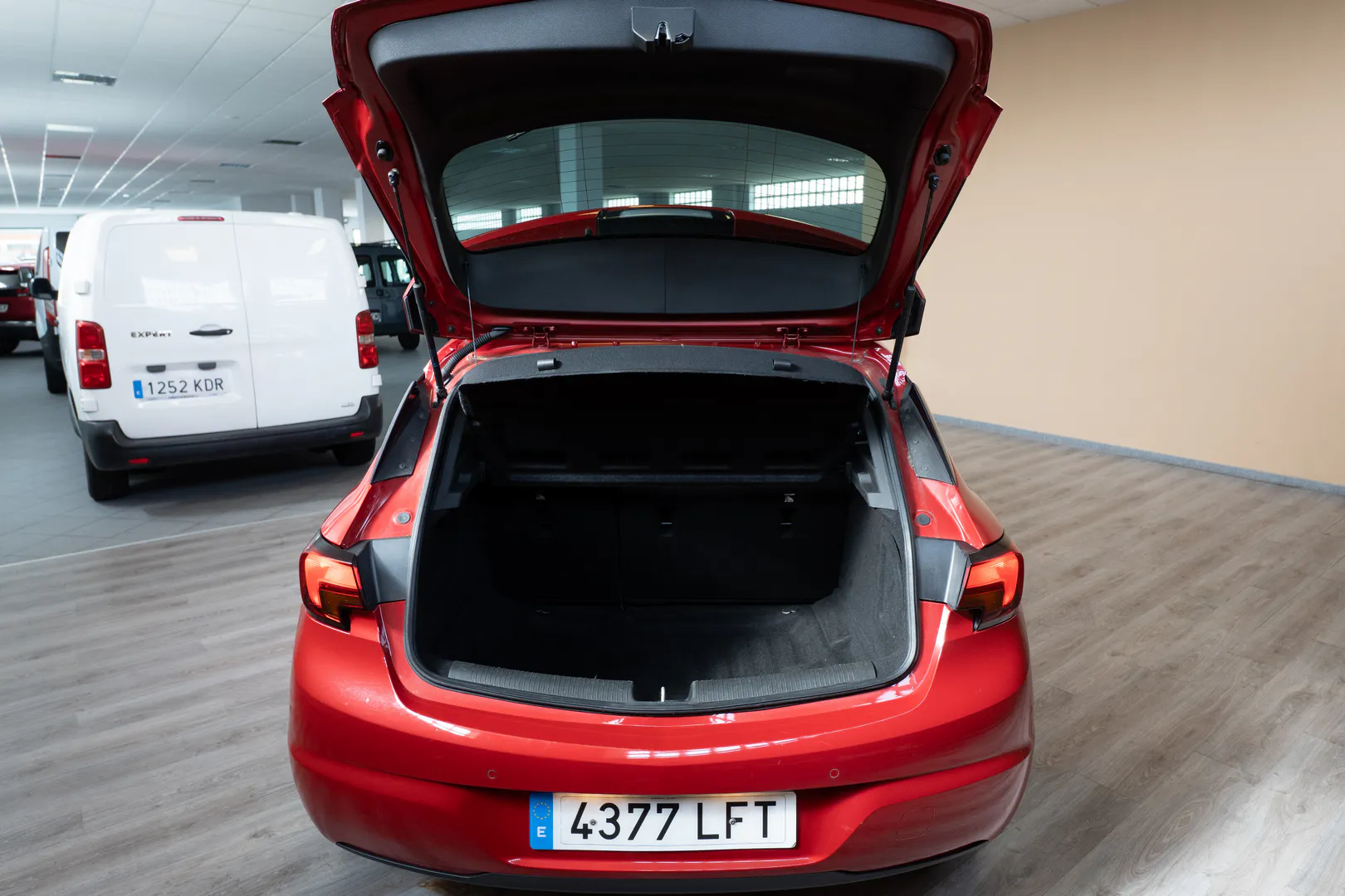 
								Opel Astra lleno									
