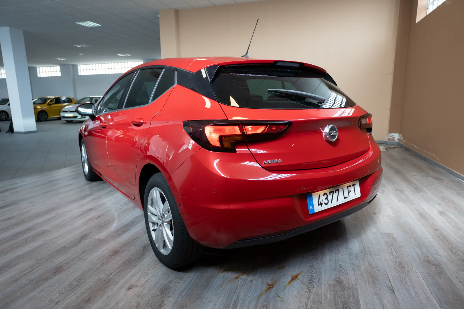 
								Opel Astra lleno									