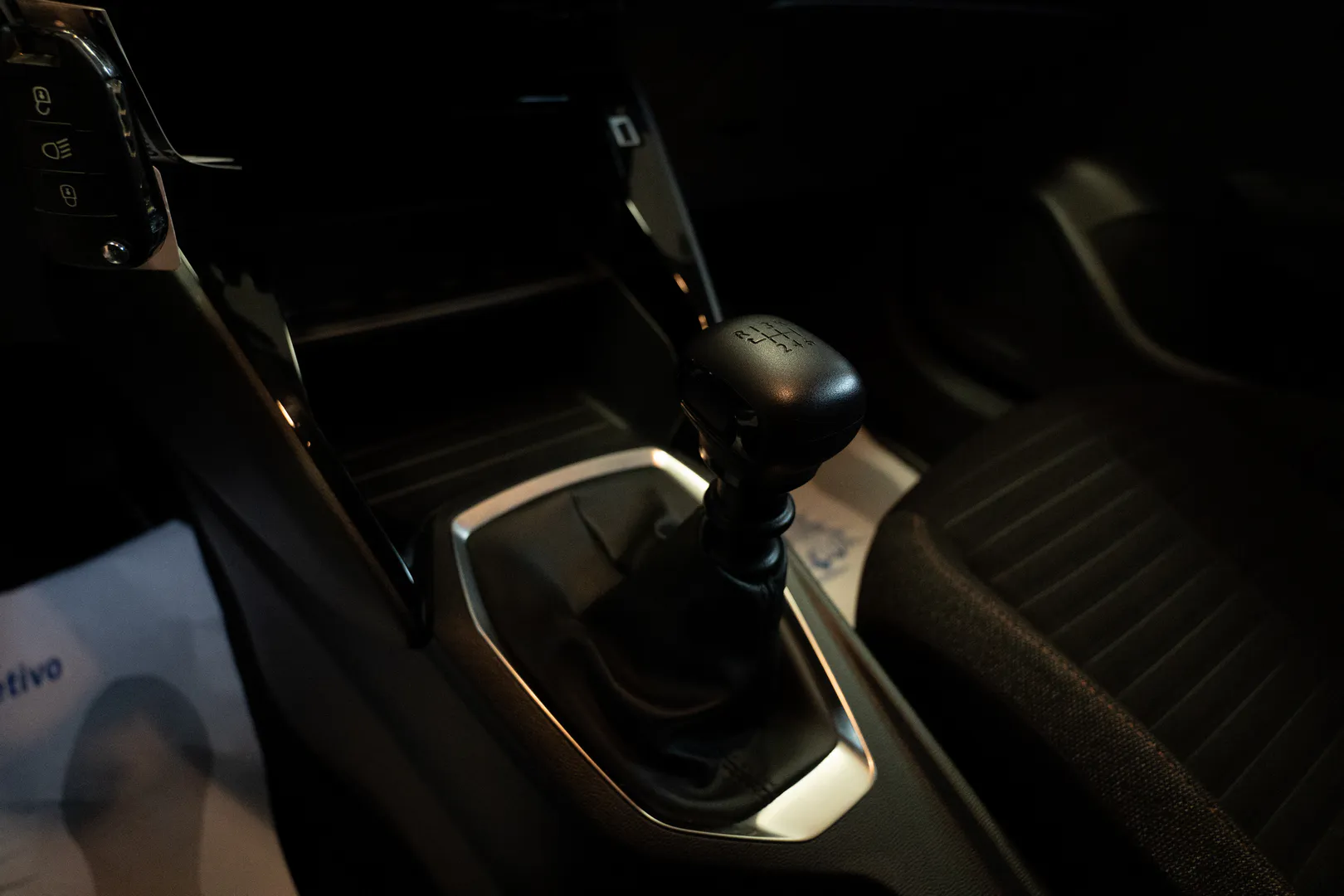 
								Peugeot 208 lleno									