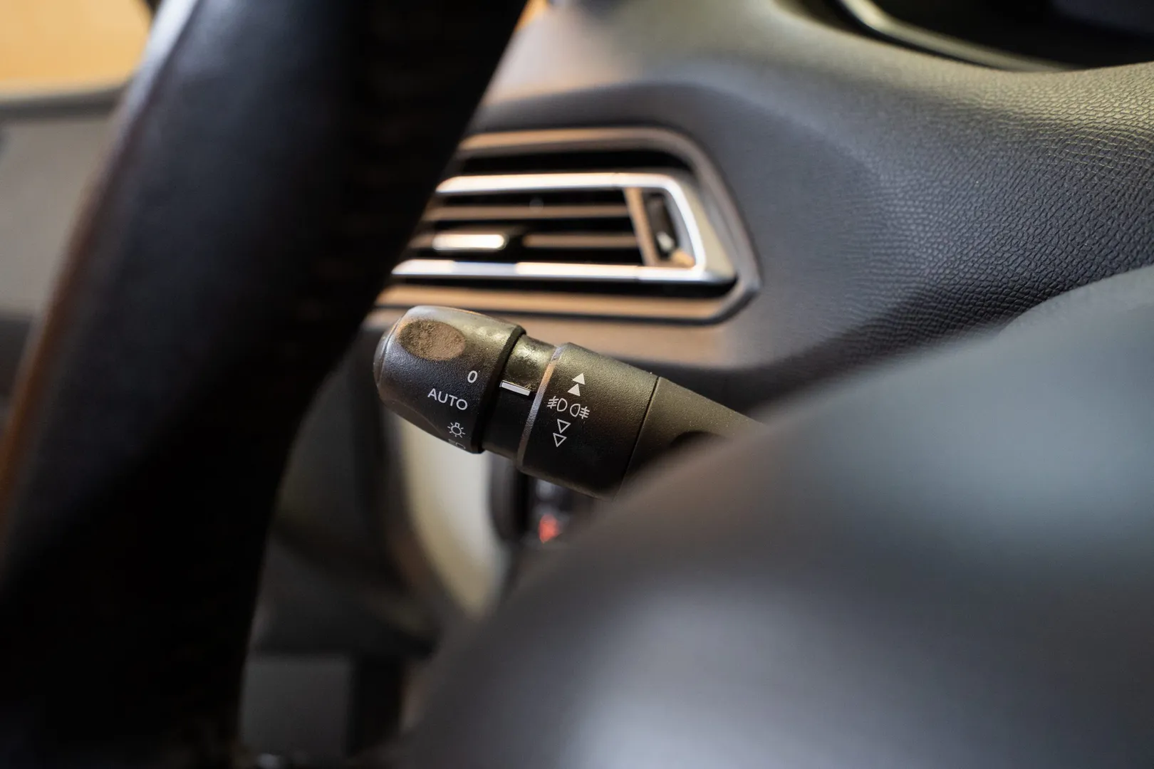 
								Peugeot 308 lleno									