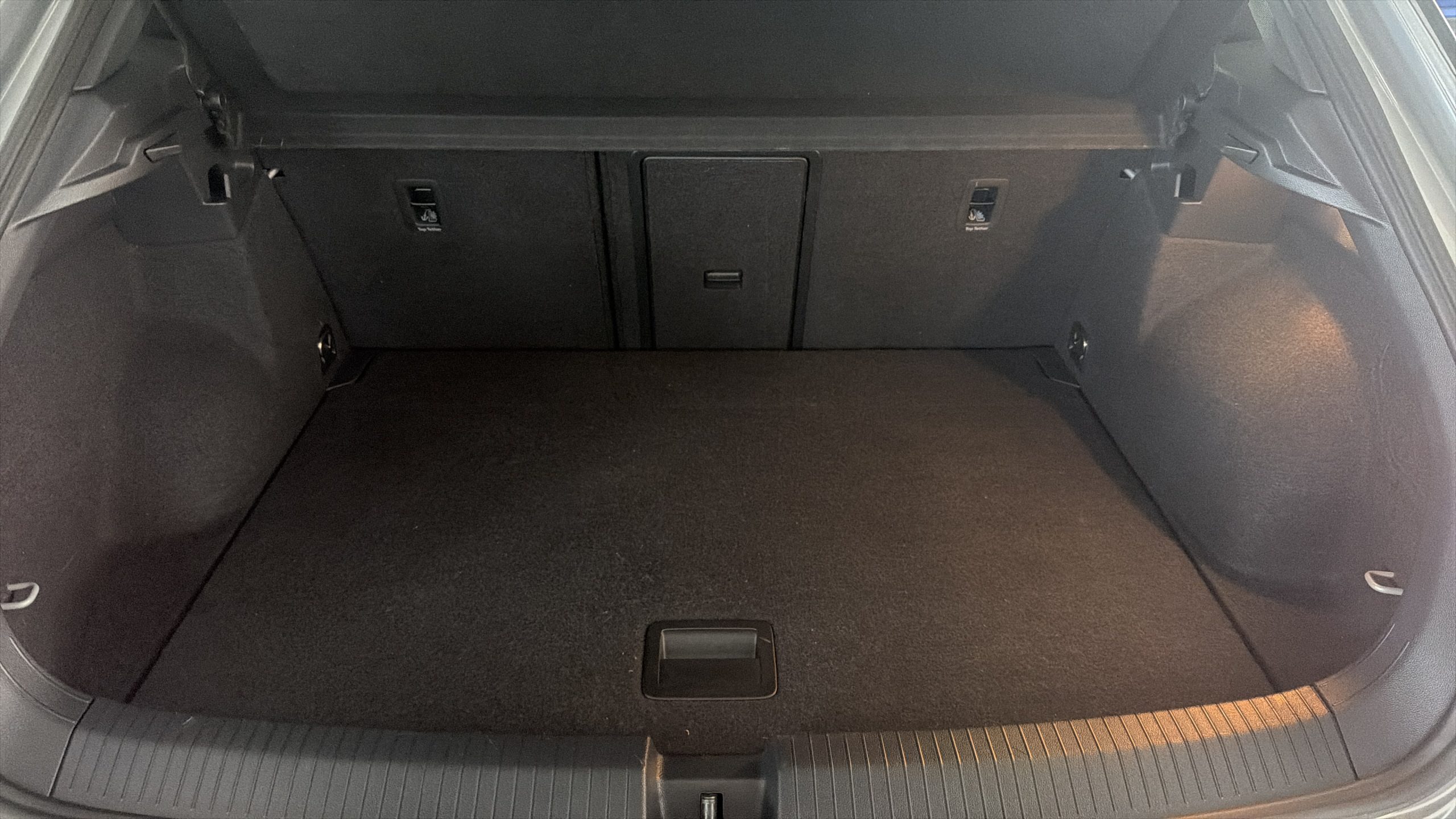 VOLKSWAGEN T-ROC 2.0 R-LINE 190