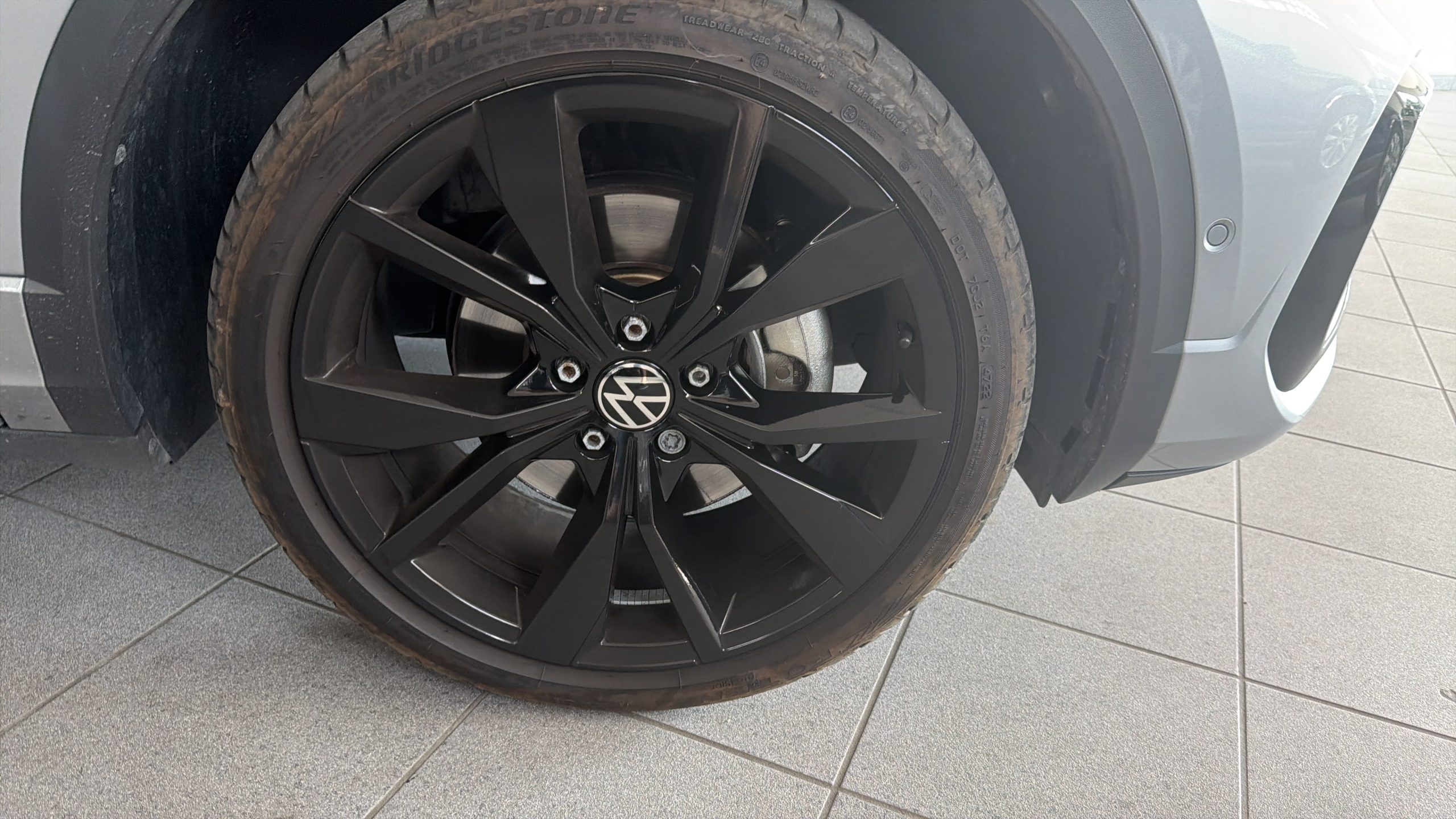 
								VOLKSWAGEN T-ROC 2.0 R-LINE 190 lleno									