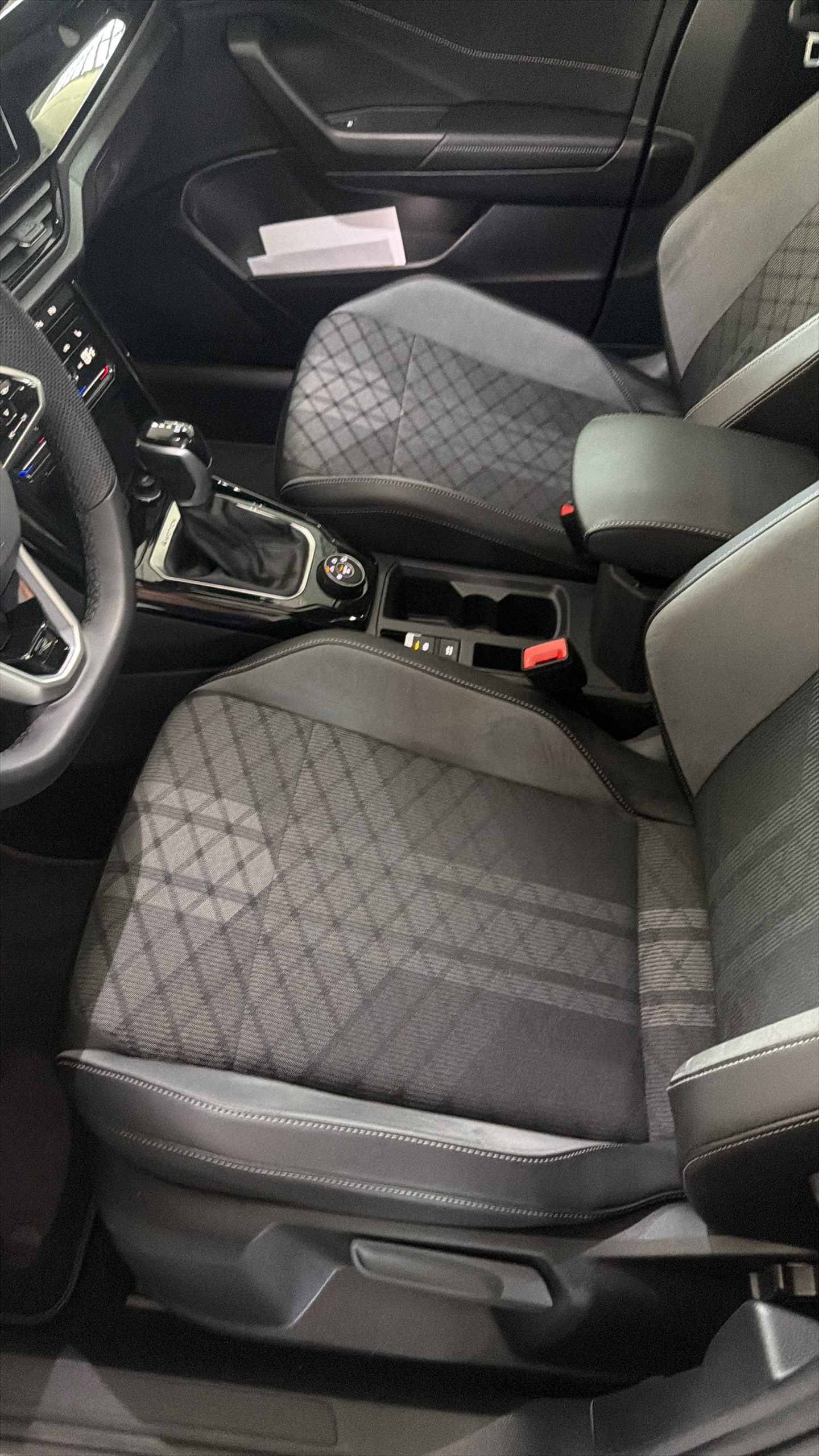 VOLKSWAGEN T-ROC 2.0 R-LINE 190
