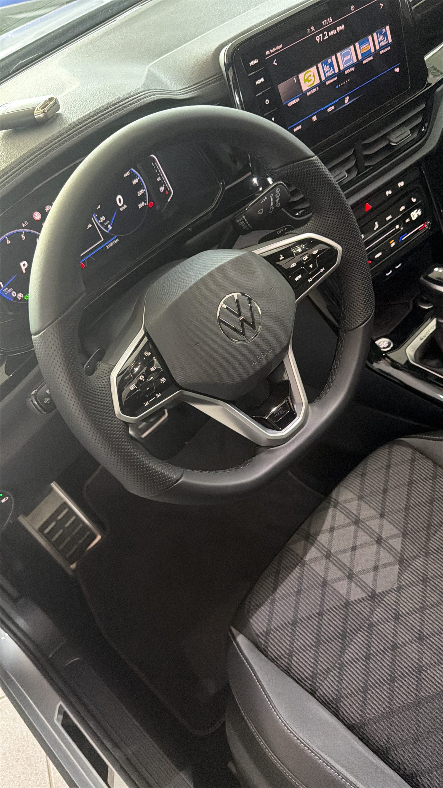 
								VOLKSWAGEN T-ROC 2.0 R-LINE 190 lleno									