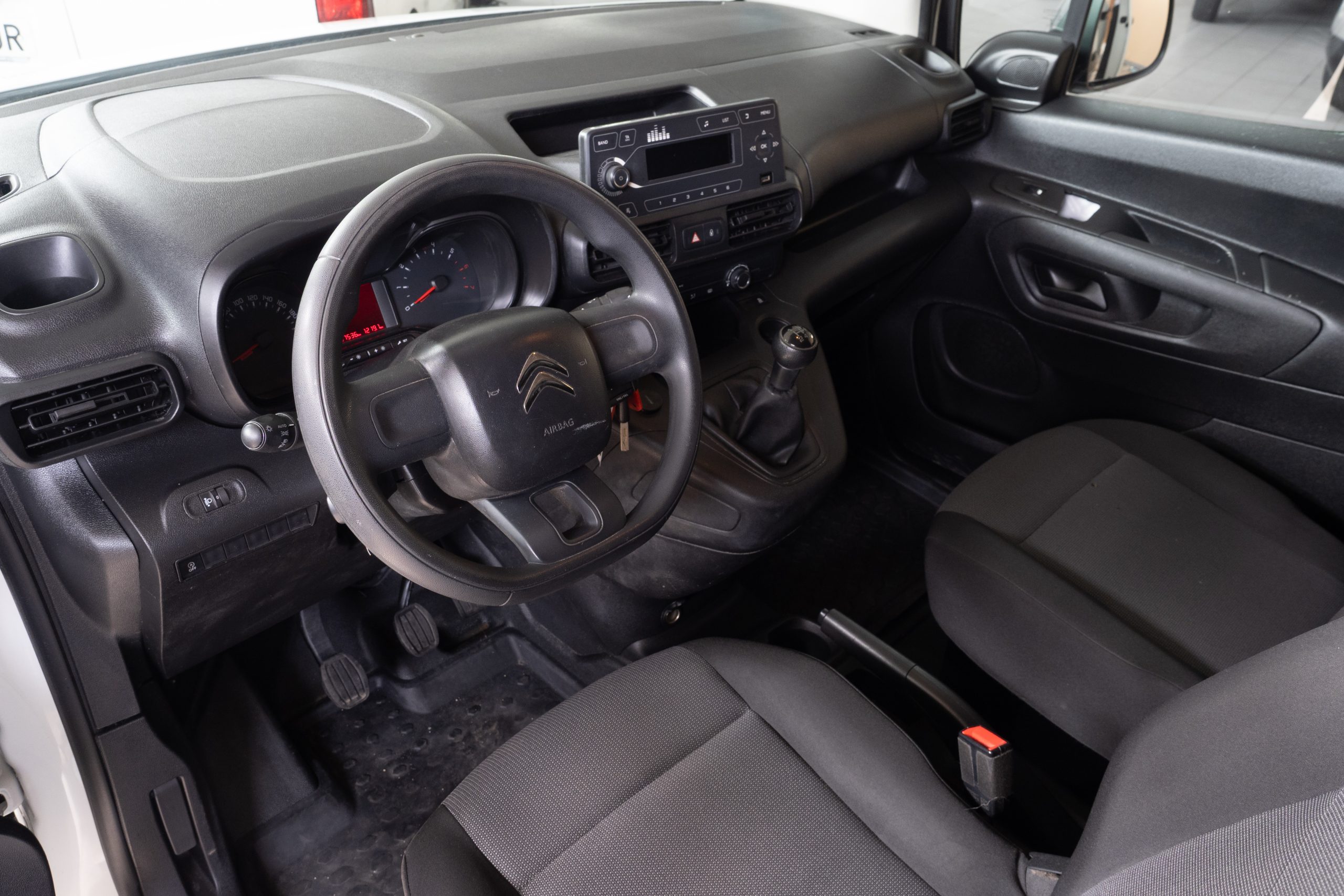 
								CITROEN BERLINGO lleno									