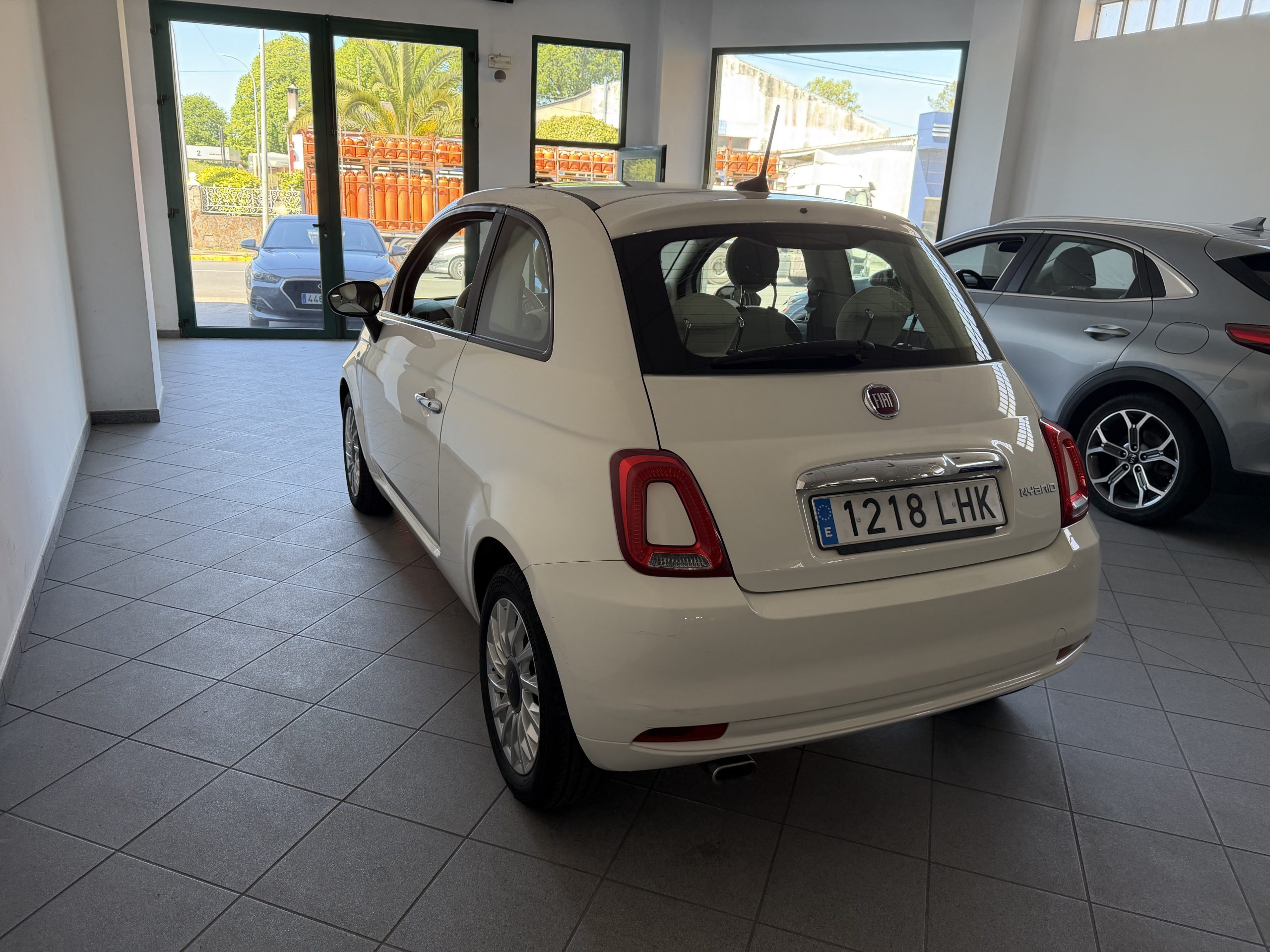 
								FIAT 500 lleno									