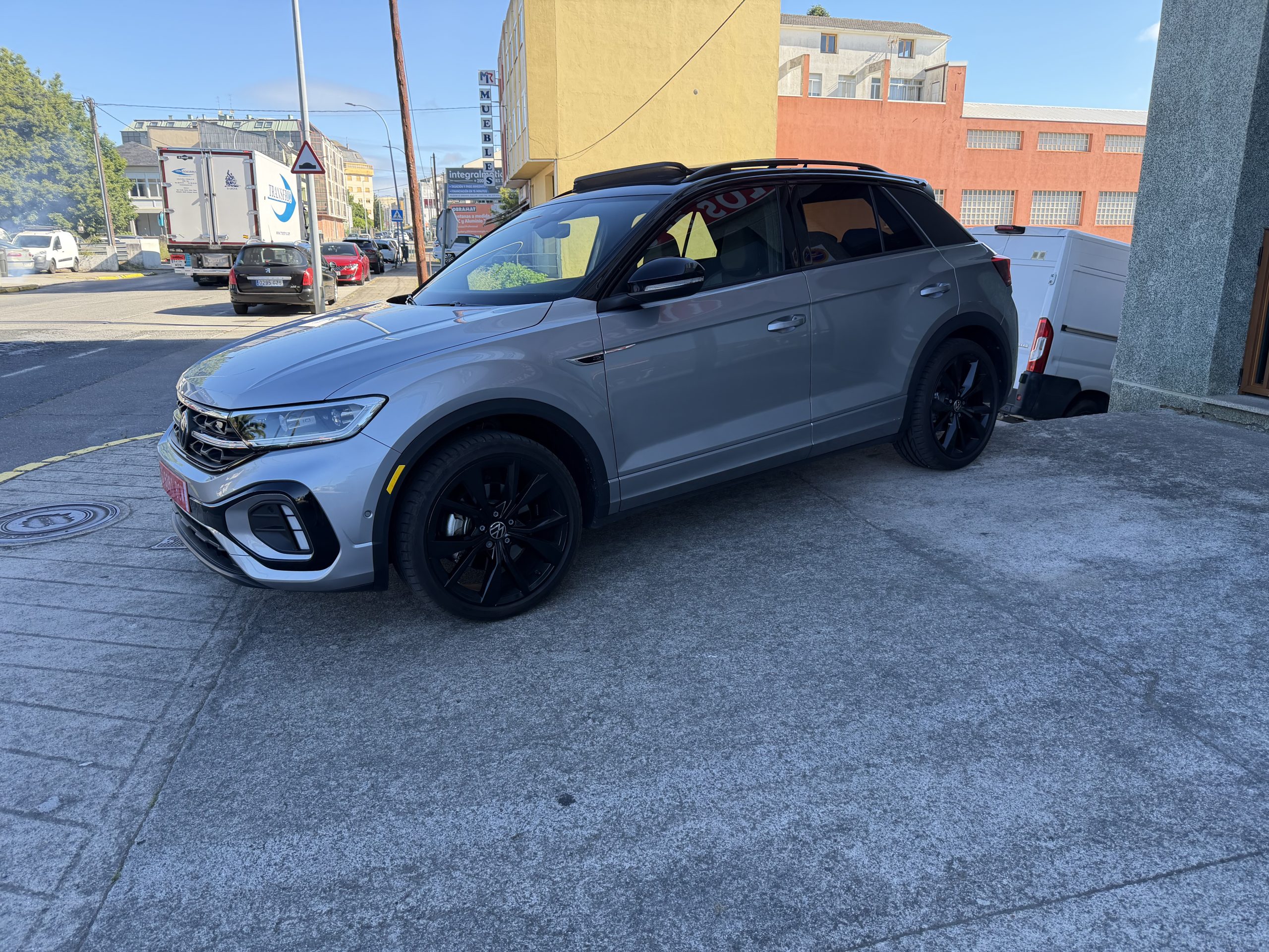 
								VOLKSWAGEN T-ROC 2.0 R-LINE 190 lleno									