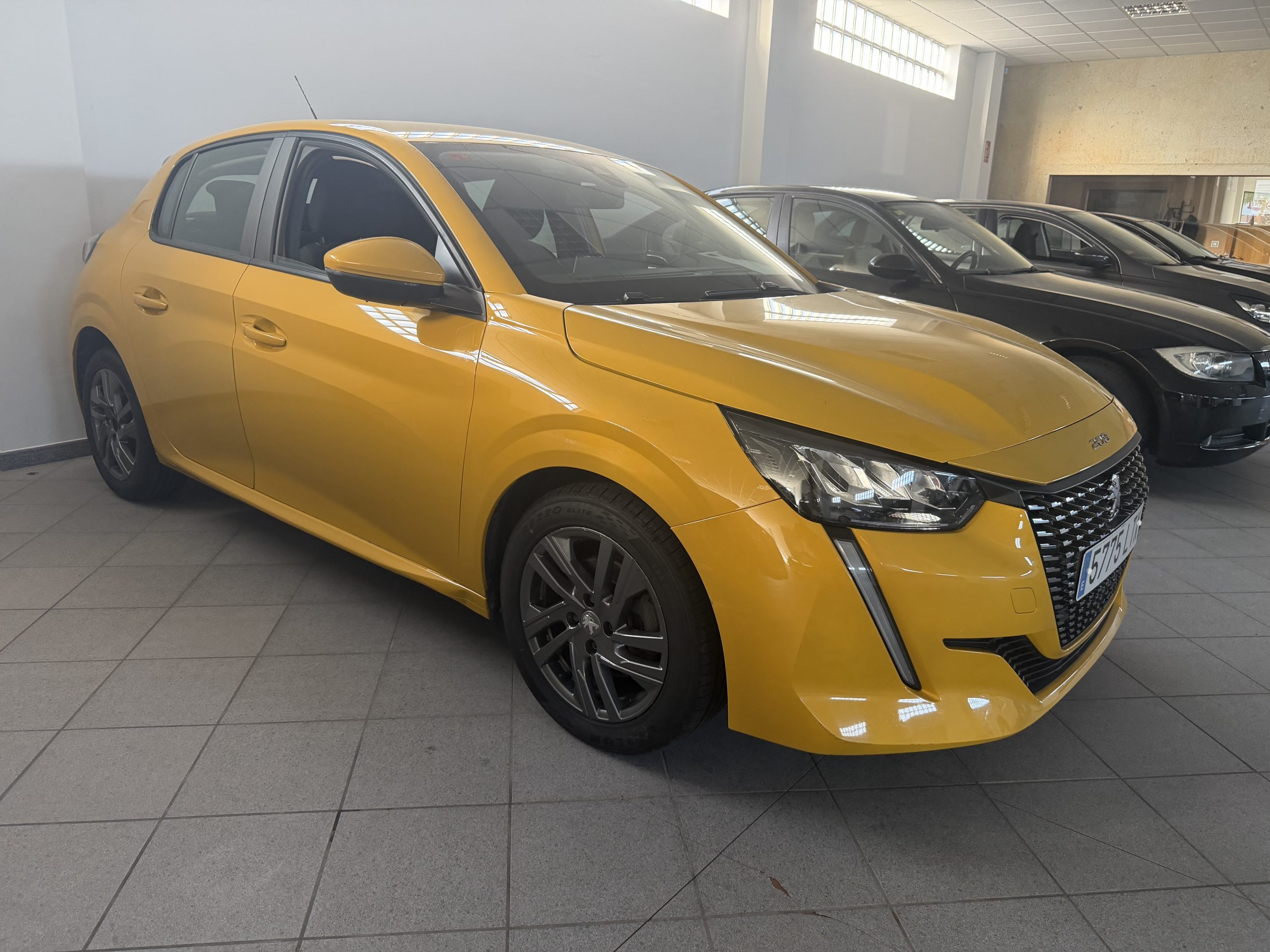 PEUGEOT 208 HDI 100