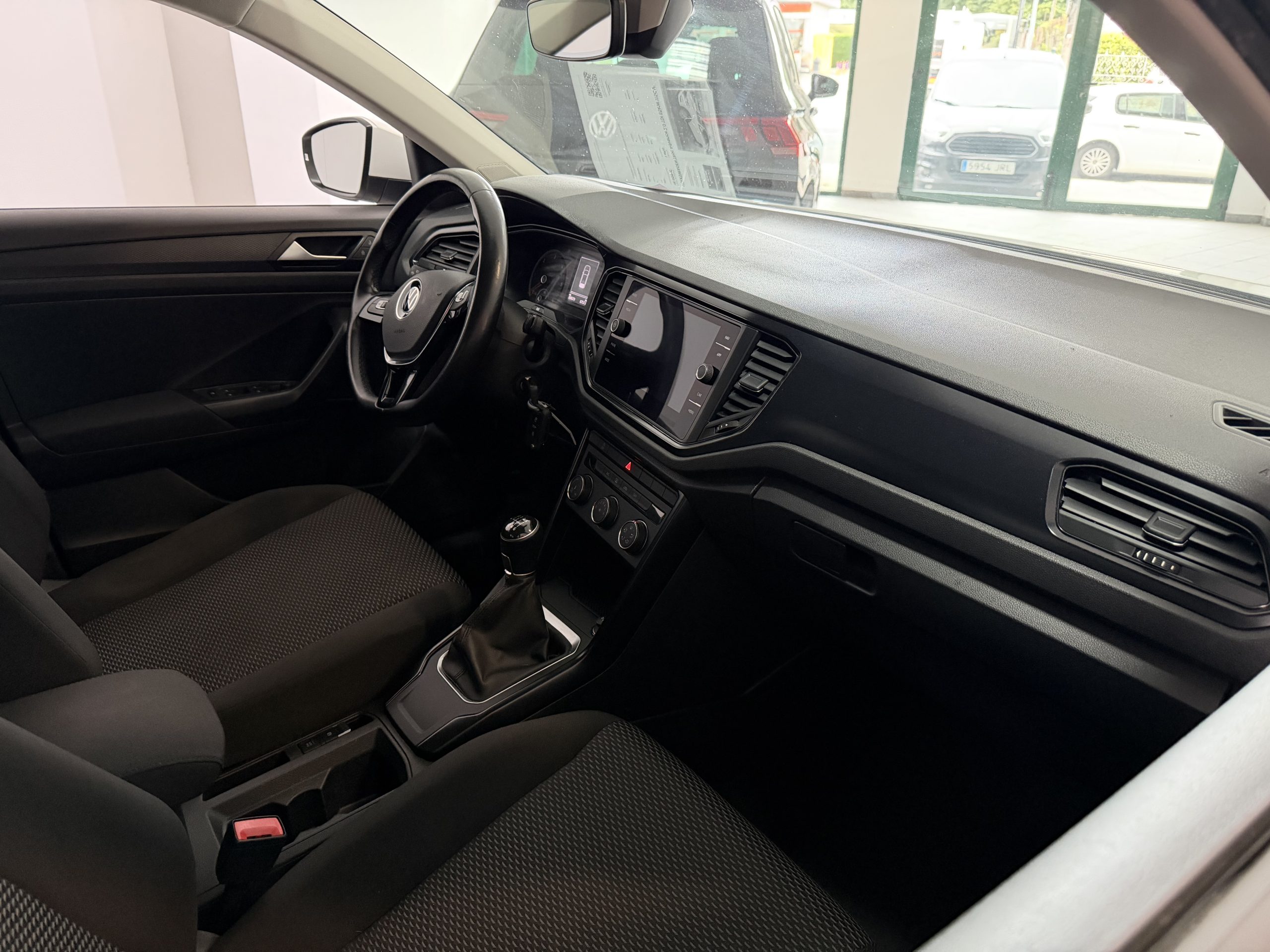 
								VOLKSWAGEN T-ROC 2.0 TDI 116 lleno									