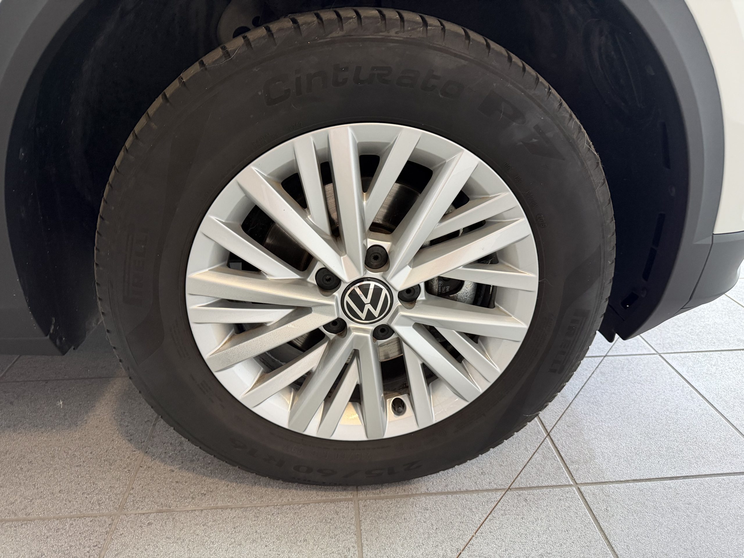 
								VOLKSWAGEN T-ROC 2.0 TDI 116 lleno									