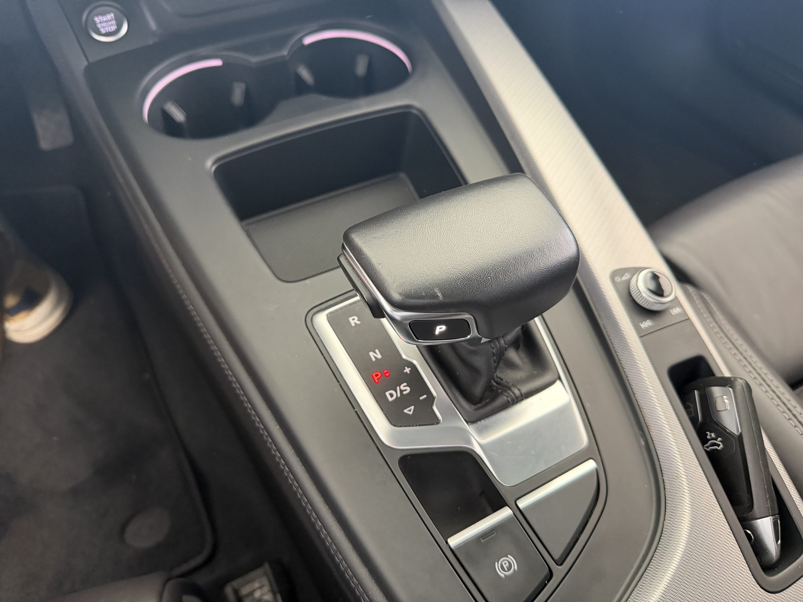 
								AUDI A4 AVANT SLINE lleno									