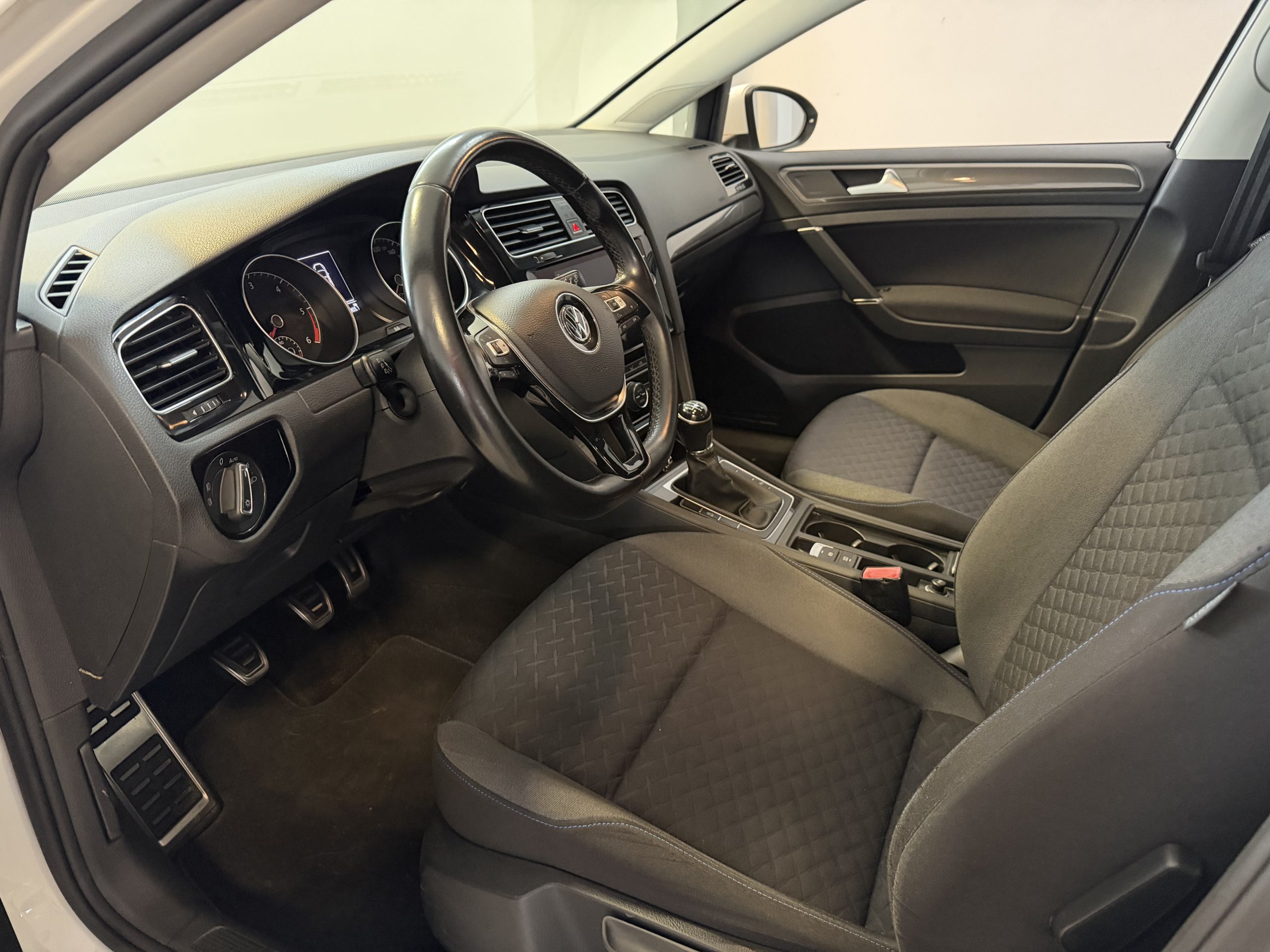 VOLKSWAGEN GOLF 1.6 TDI 115